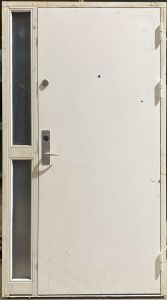 Facadedør med sideparti