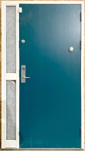 Facadedør med sideparti