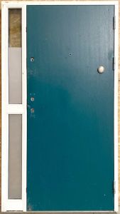 Facadedør med sideparti