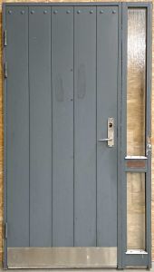 Facadedør med sideparti